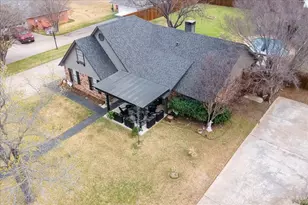 1301 N St Charles Ave, Pilot Point, TX 76258 - Photo 36