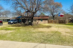 305 S 1st St, Crandall, TX 75114 - Photo 4