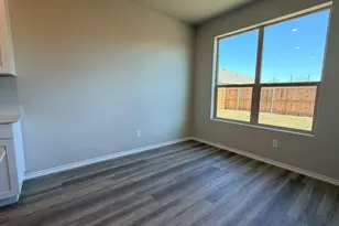 909 Boll Weevil Dr, Cleburne, TX 76031 - Photo 4