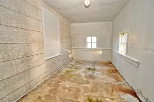 404 S Hall St, Montague, TX 76251 - Photo 14