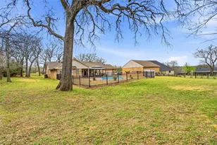 205 Roaring Springs Dr, Joshua, TX 76058 - Photo 8