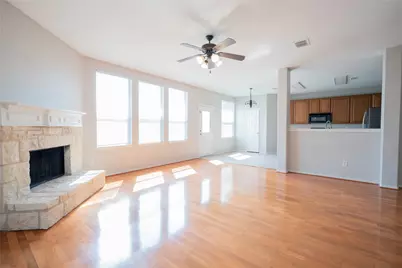 524 Zachum Drive, Arlington, TX 76002 - Photo 2