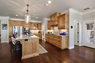 8701 Oakland Ct, Granbury, TX 76049 - Photo 10