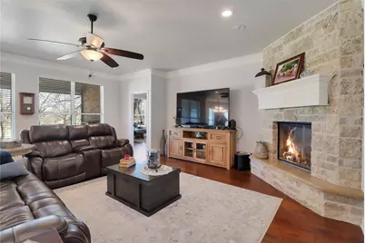 8701 Oakland Court, Granbury, TX 76049 - Photo 6