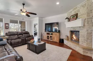 8701 Oakland Ct, Granbury, TX 76049 - Photo 6
