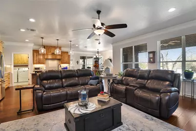 8701 Oakland Court, Granbury, TX 76049 - Photo 8