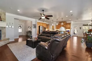 8701 Oakland Ct, Granbury, TX 76049 - Photo 8