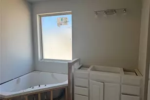 701 Broken Bow Ln, Cleburne, TX 76033 - Photo 14