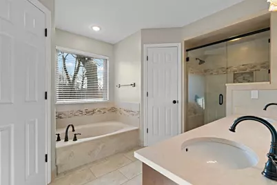 5322 Stonewood Court, Arlington, TX 76017 - Photo 4