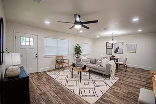 551 E Burks St, Pilot Point, TX 76258 - Photo 4