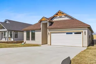 1412 Ridgeview Cir, Granbury, TX 76048 - Photo 2