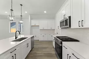 677 Tyronza Dr, Justin, TX 76247 - Photo 4