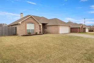 209 Mourning Dove Ln, Krum, TX 76249 - Photo 2
