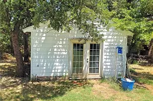 647 Co Rd 3657, Springtown, TX 76082 - Photo 20