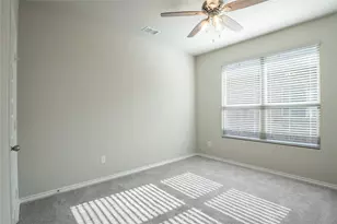 951 Hurstwood Dr, Van Alstyne, TX 75495 - Photo 8