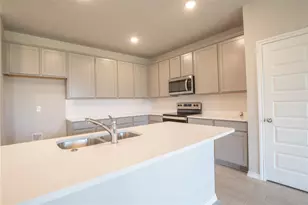 951 Hurstwood Dr, Van Alstyne, TX 75495 - Photo 10