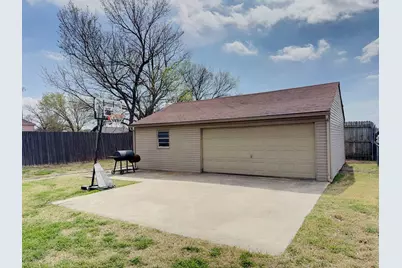 634 Oak Ridge Lane, Irving, TX 75061 - Photo 30