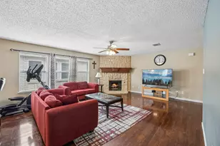 1577 Chivalry Ln, Little Elm, TX 75068 - Photo 4