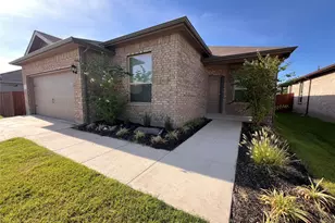 733 Prairie Clover Trail, Fort Worth, TX 76131 - Photo 2