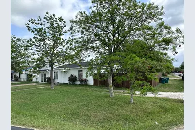 211 Sunnyside Drive, Waxahachie, TX 75165 - Photo 4