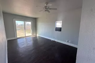 211 Sunnyside Dr, Waxahachie, TX 75165 - Photo 10