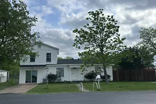 211 Sunnyside Dr, Waxahachie, TX 75165 - Photo 2