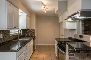 4225 Hillsdale Ln, Garland, TX 75042 - Photo 12