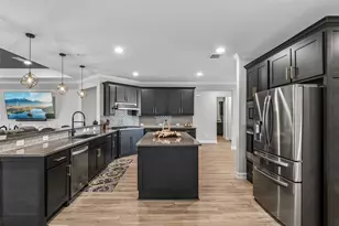 916 Firework Dr, Little Elm, TX 76227 - Photo 8