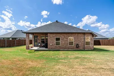 229 Jacinth Lane, Granbury, TX 76049 - Photo 32