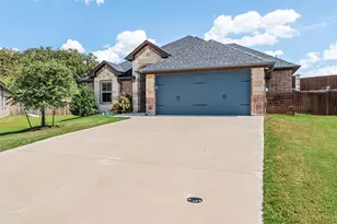 229 Jacinth Ln, Granbury, TX 76049 - Photo 4