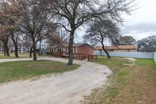 717 Marlin St, Clyde, TX 79510 - Photo 2