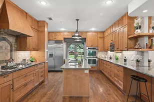 10612 De Bercy Ct, Dallas, TX 75229 - Photo 4