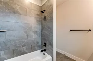101 Grey Wolf Ct, Godley, TX 76044 - Photo 26