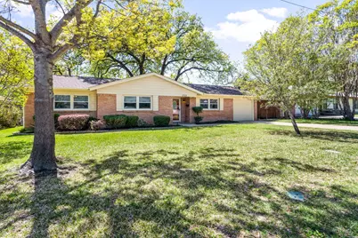 1702 Hendrix Drive, Irving, TX 75061 - Photo 2