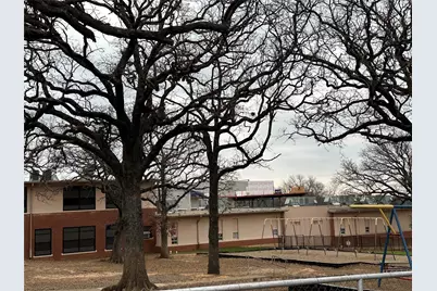 637 E Munson Street, Denison, TX 75021 - Photo 2