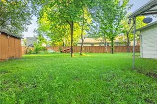 824 Elsbeth St, Dallas, TX 75208 - Photo 4