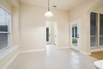 1806 E Branch Hollow Drive, Carrollton, TX 75007 - Photo 14