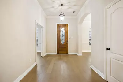 1806 E Branch Hollow Drive, Carrollton, TX 75007 - Photo 2