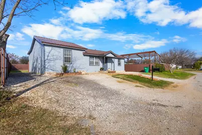 1409 18th Street, Bridgeport, TX 76426 - Photo 2