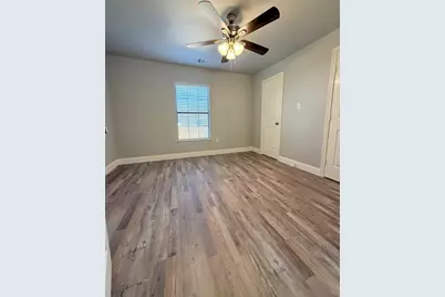 847 E Powell Avenue, Fort Worth, TX 76104 - Photo 12