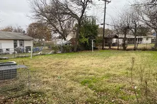 1502 N Pikeview Terrace, Arlington, TX 76011 - Photo 2