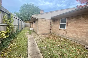 7406 Walling Ln, Dallas, TX 75231 - Photo 14