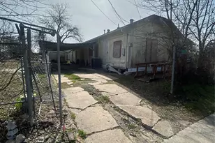 3019 Bourland St, Greenville, TX 75401 - Photo 2