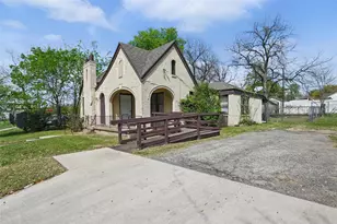 2813 E Rosedale St, Fort Worth, TX 76105 - Photo 2