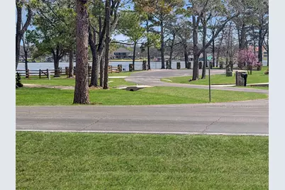 742 Kiowa Drive W, Gainesville, TX 76240 - Photo 2