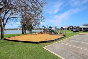 742 Kiowa Dr W, Gainesville, TX 76240 - Photo 30