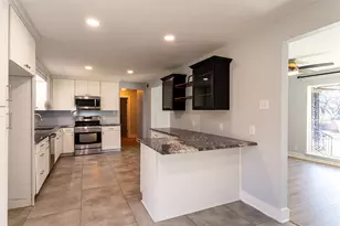 604 Oakwood Ave, Hurst, TX 76053 - Photo 10
