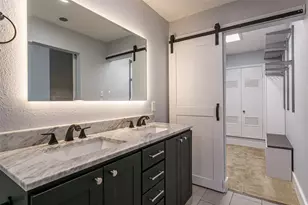 604 Oakwood Ave, Hurst, TX 76053 - Photo 16