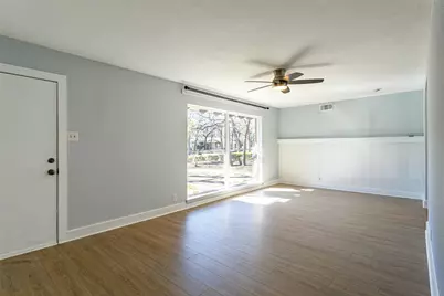 604 Oakwood Avenue, Hurst, TX 76053 - Photo 4