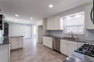 604 Oakwood Ave, Hurst, TX 76053 - Photo 1